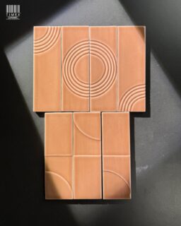 Soft geometry.
Warm tone.
Quiet presence.
Glow introduces gentle curves and a smooth surface that adds depth without visual noise.
#GlowSeries #TexturedWallTiles #CeramicDesignIndia
#ArchitecturalSurfaces #ModernInteriors TimexCeramic