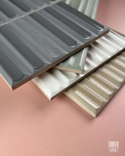 Texture that changes with the light.
The Moves Series pairs a softly sculpted linear relief with a glossy glaze, creating a surface that feels tactile even from a distance. The mix of grey, sage, ivory and warm neutral tones gives the collection a versatile palette without losing its distinct texture.
The raised profile adds depth to the wall, while the reflective finish picks up light across each groove. Use a single shade for a more tonal look, or mix colours for a more layered composition.
A tile that does more than sit on the wall. It gives the surface movement.
#TimexCeramic #MovesSeries #TexturedTiles #ReliefTiles #GlossyTiles